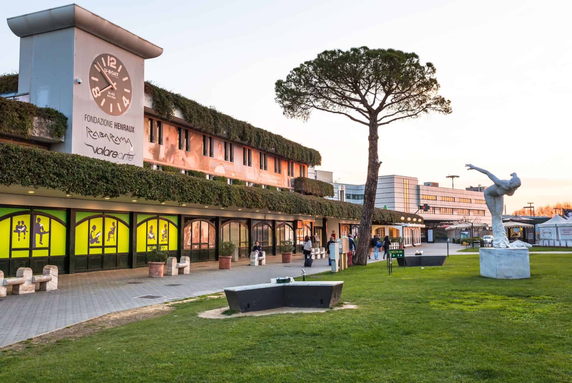 aeroport galileo galilei
