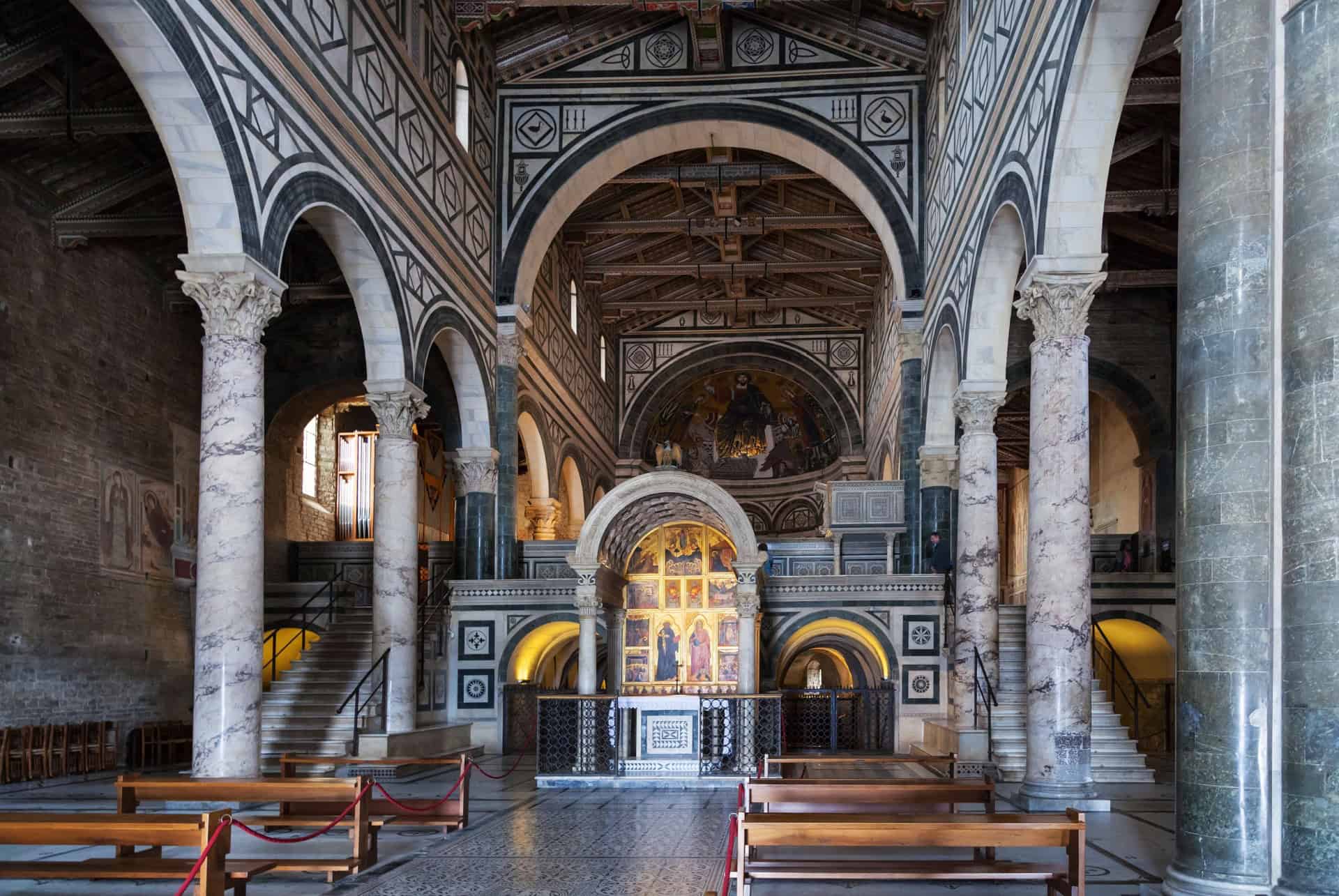 interieur eglise miniato