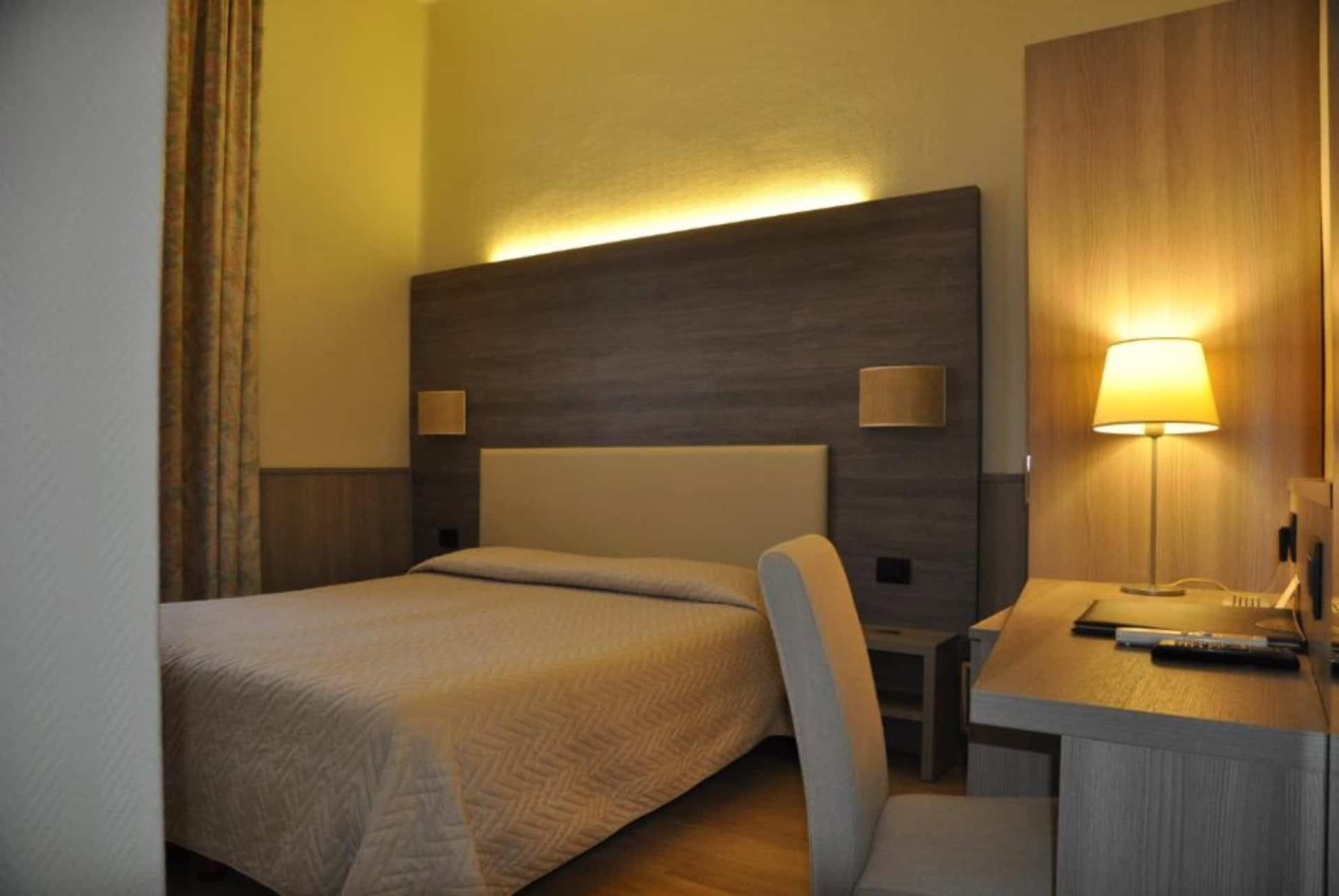 hotel est piombino