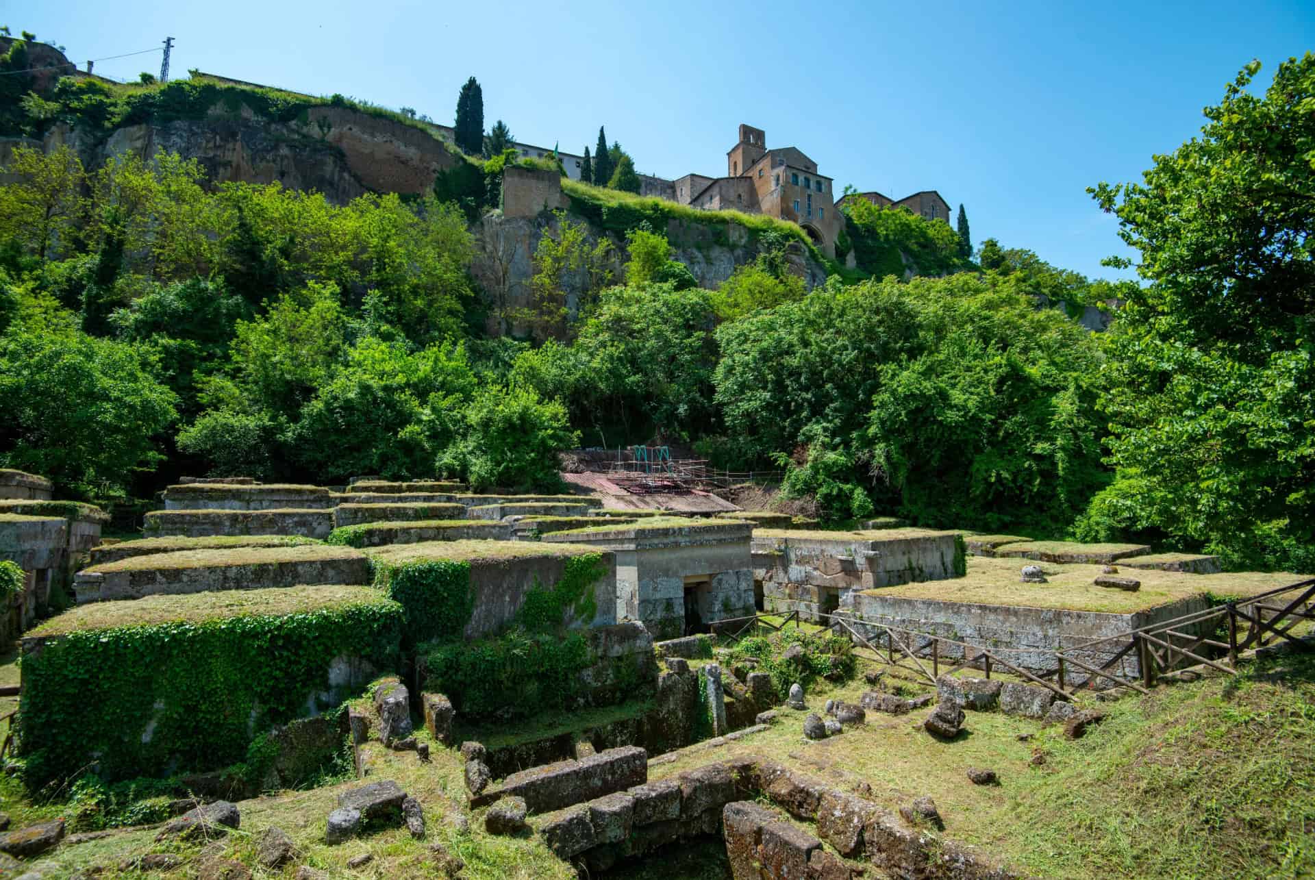 necropole crocifisso del tufo orvieto necropole crocifisso del tufo orvieto